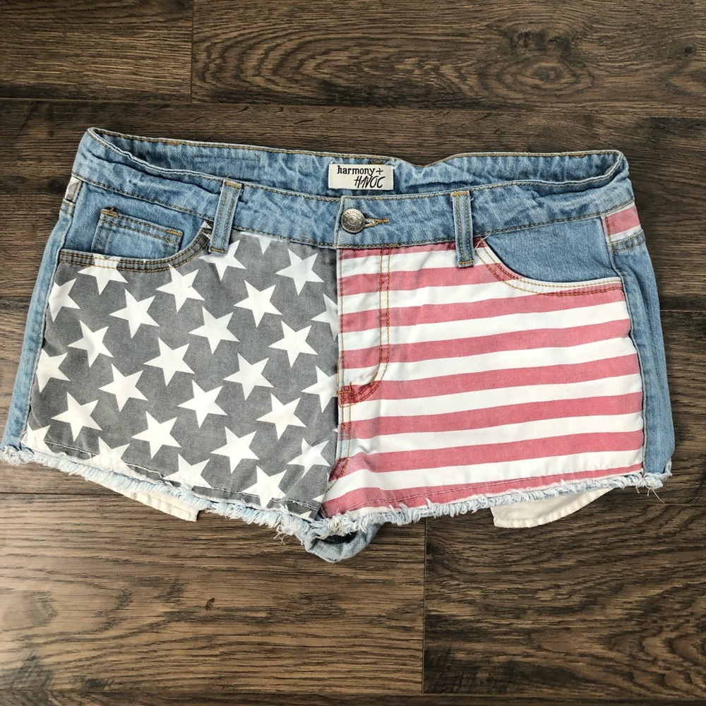 Women’s jean shorts. American flag
